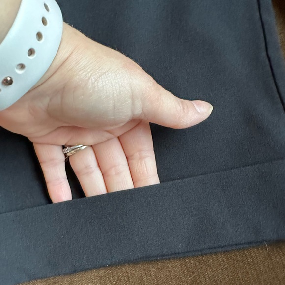 Chicos Black Capri Dress Pants  Roll Tab Cuff Sz 1.5 Zipper Front Pockets - Picture 6 of 14